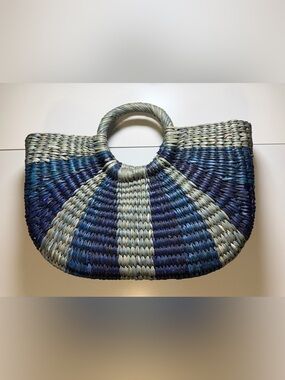 Woven Round-Handle Straw Tote Blue & Natural Beach Resortwear Coastal Boat Bag